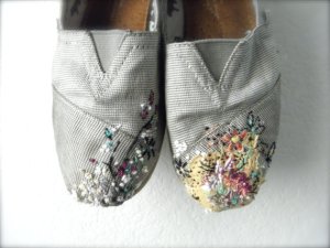 appliqued shoes by momish