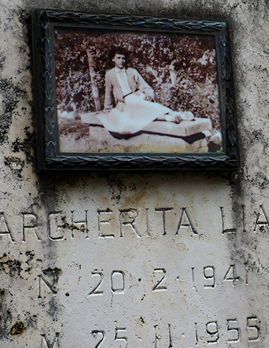 Verano Graveyard Foto