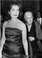 Palma Bucarelli ad una serata di gala con Sibilla Aleramo, anni Sessanta - © Farabolafoto, Milano