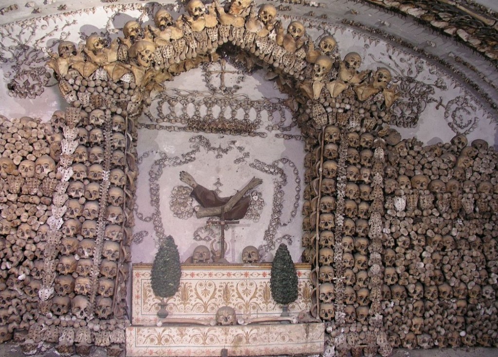 foto of bones in Capuchin Crypta