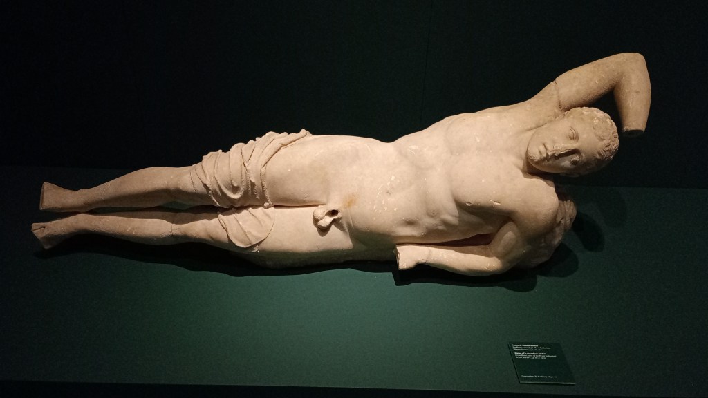 statue of a dying Niobide