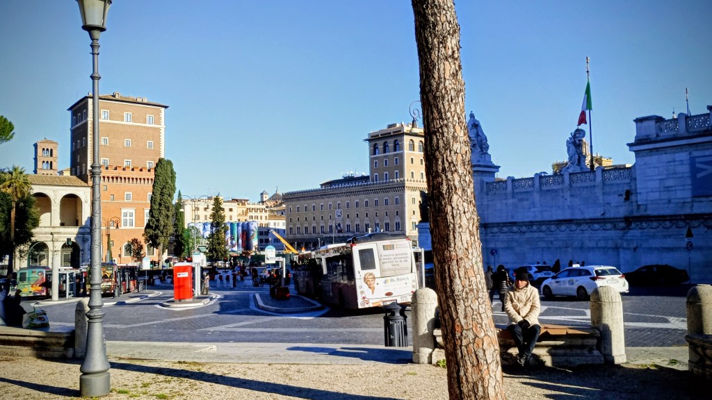 foto of Piazza d'Aracoeli looking towards Piazza Venezia