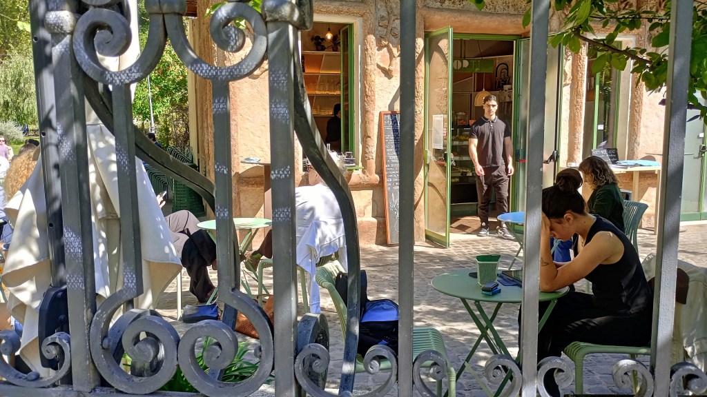 photo of Piazza Vittorio, looking into the park at the bar
